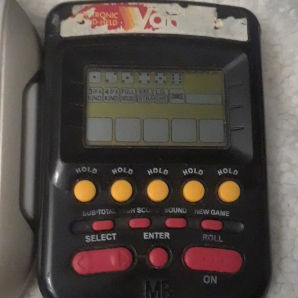 Lot of 3 electronic games